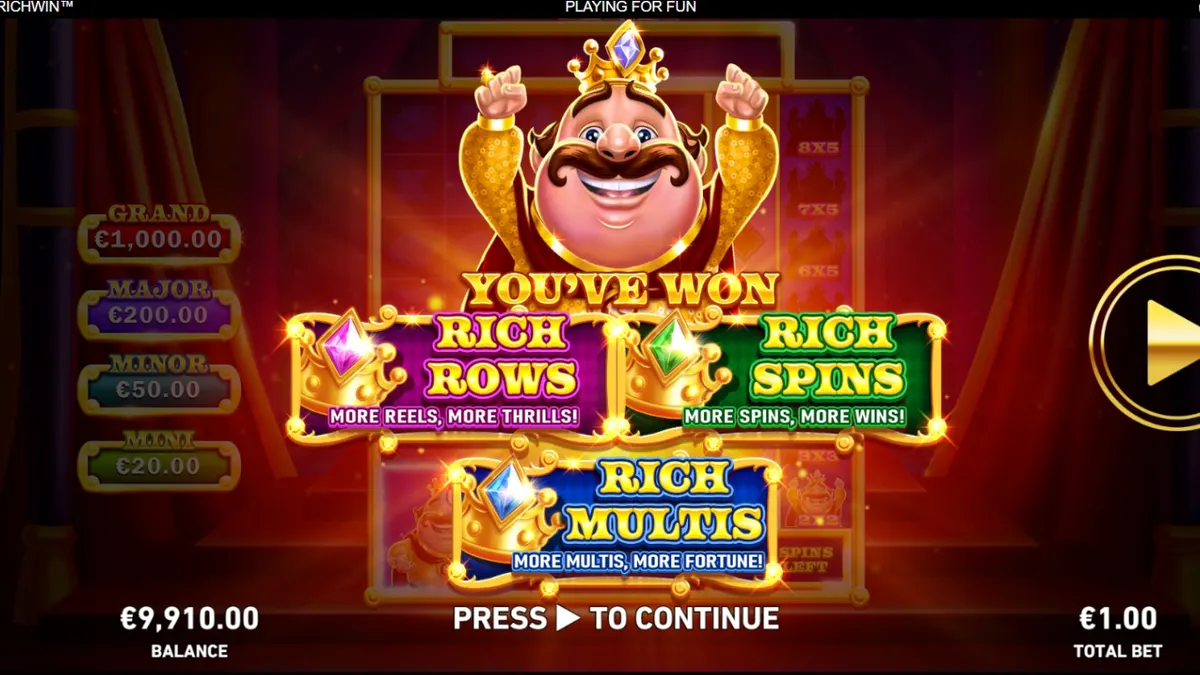 King Richwin slot game interface na may medieval castle theme